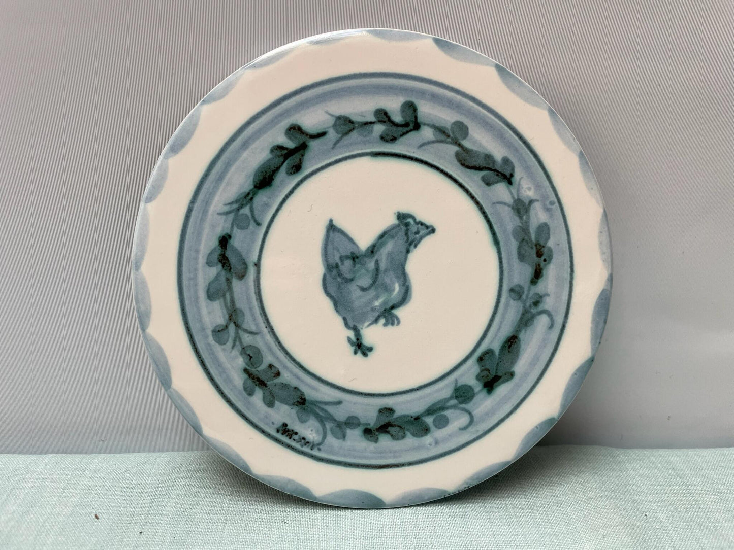 Handmade Ceramic 6" Mat – Italian Hen in Teal