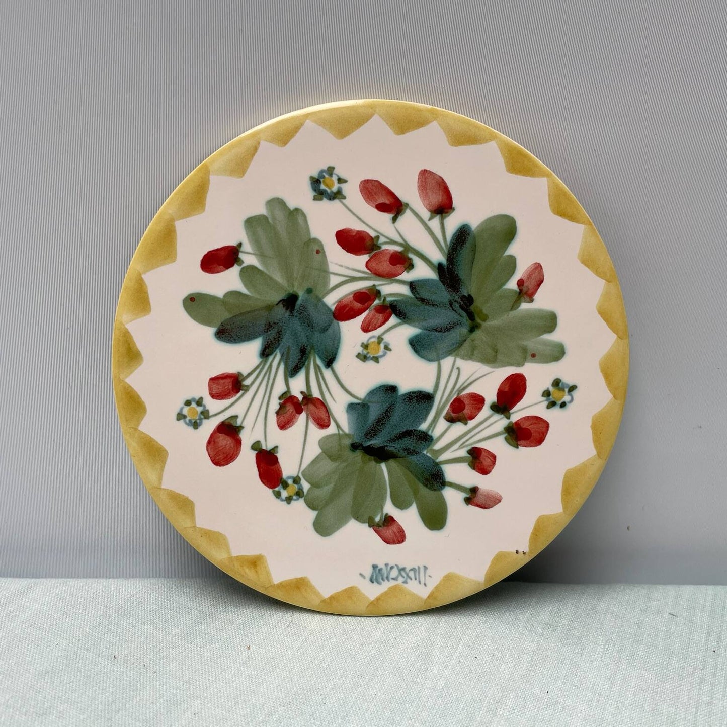 Handmade Ceramic 6" Mat – Strawberry in Yellow